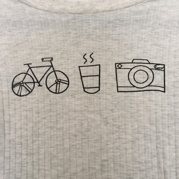 Graphic tee - Picture 2 of 2